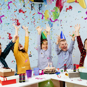 KDPATFAV confetti cannon uses spring-driven action for safe use.