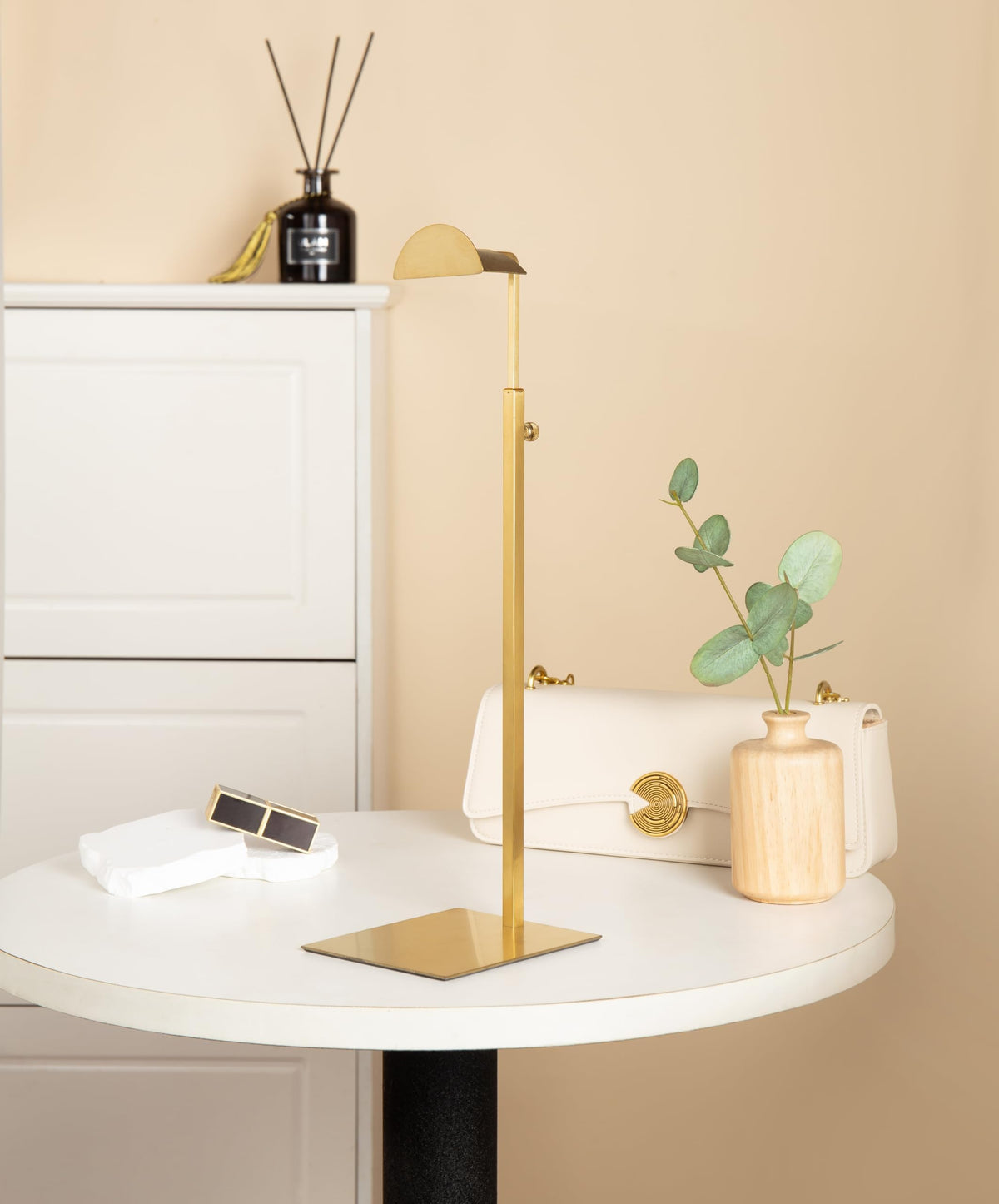 KDYZS+ sealed glaze finish keeps fingerprints away for a clean look
