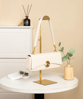 KDYZS+ gold purse display stand front view showing elegant organization