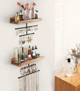 Keebofly wall-mounted jewelry holder with bracelets neatly vertical