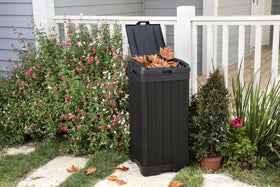 Keter Baltimore close-up of dual lid design for pet-proofing