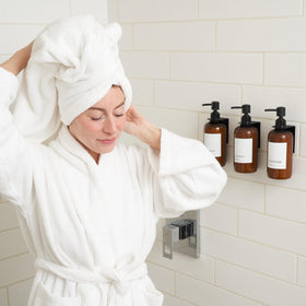 KIBAGA black pump head offers smooth, precise dispensing.