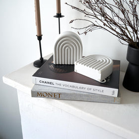KIBAGA heavy-duty bookends secure cookbooks and magazines alike.