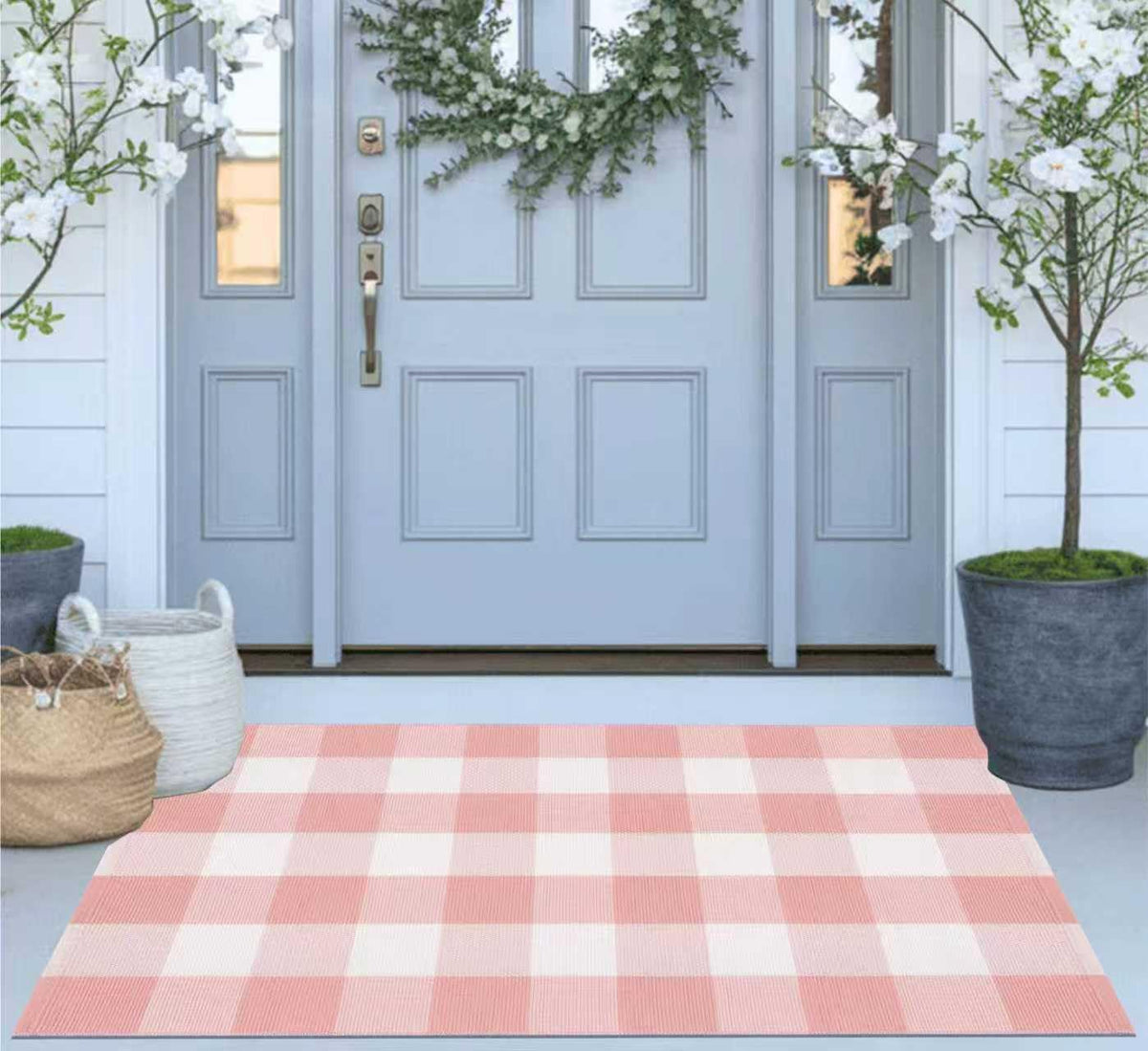 KIhipIoe classic plaid rug complements modern and rustic interiors