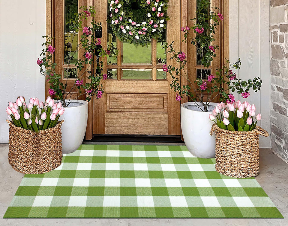 KIhipIoe green-white buffalo plaid outdoor rug for the front door, easy-care cotton