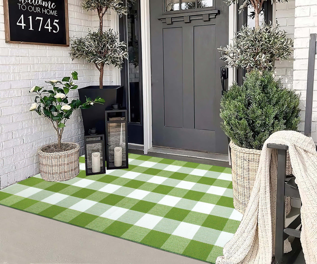 KIhipIoe green-white outdoor rug as bedroom accent, soft comfort underfoot
