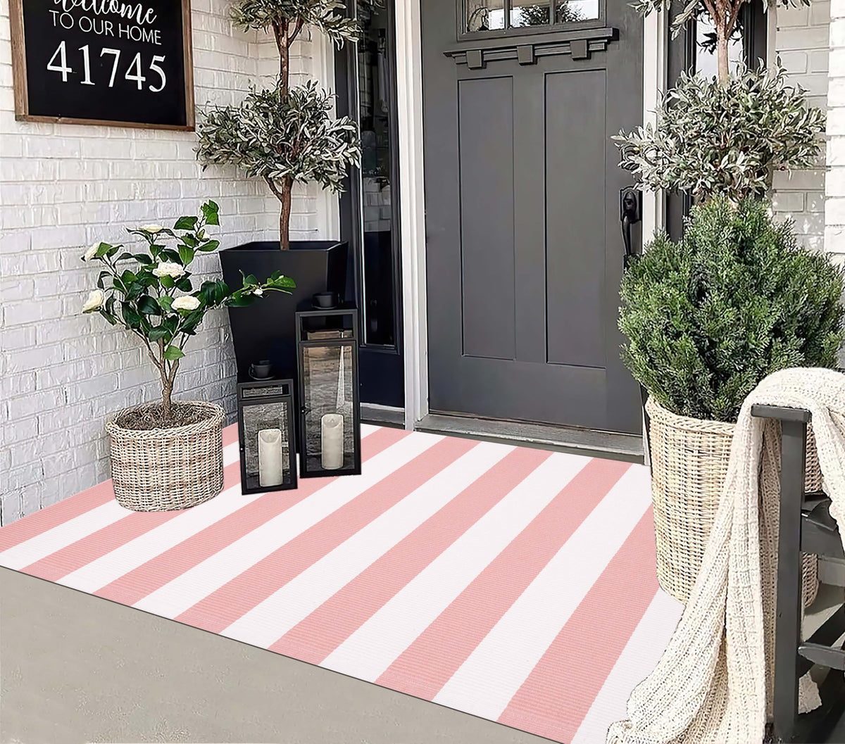 KIhipIoe hallway and kitchen rug stripes offer versatile decor for seasonal styling.