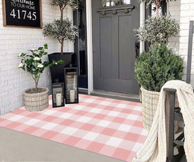 KIhipIoe plaid front-door rug complements modern interiors.