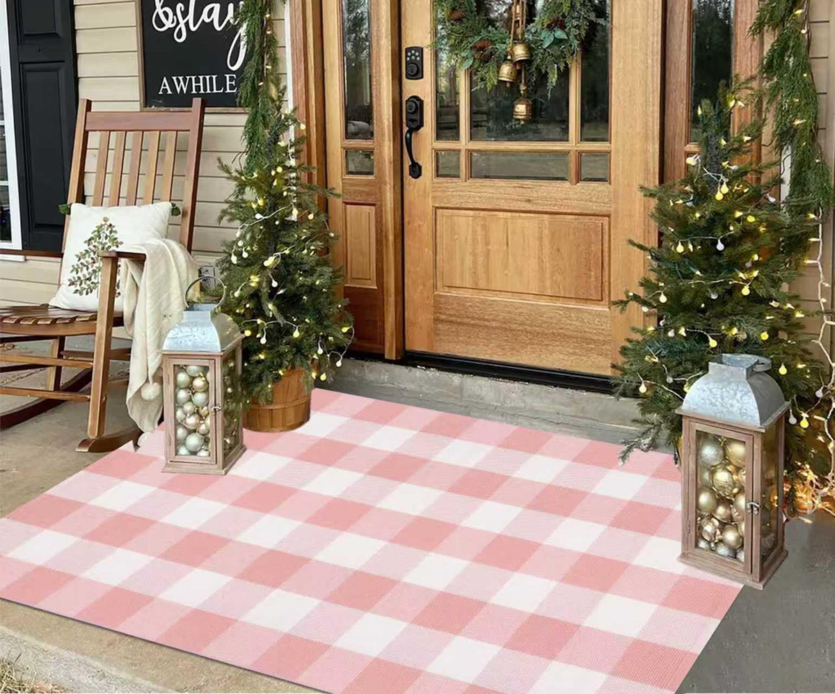 KIhipIoe plaid rug makes a thoughtful gift and seasonal decor.