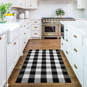 KILOCOCO buffalo plaid rug makes a thoughtful housewarming or holiday gift.