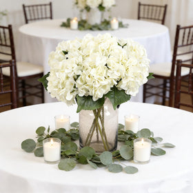 Kimura's Cabin wedding table hydrangea decor for sophisticated receptions