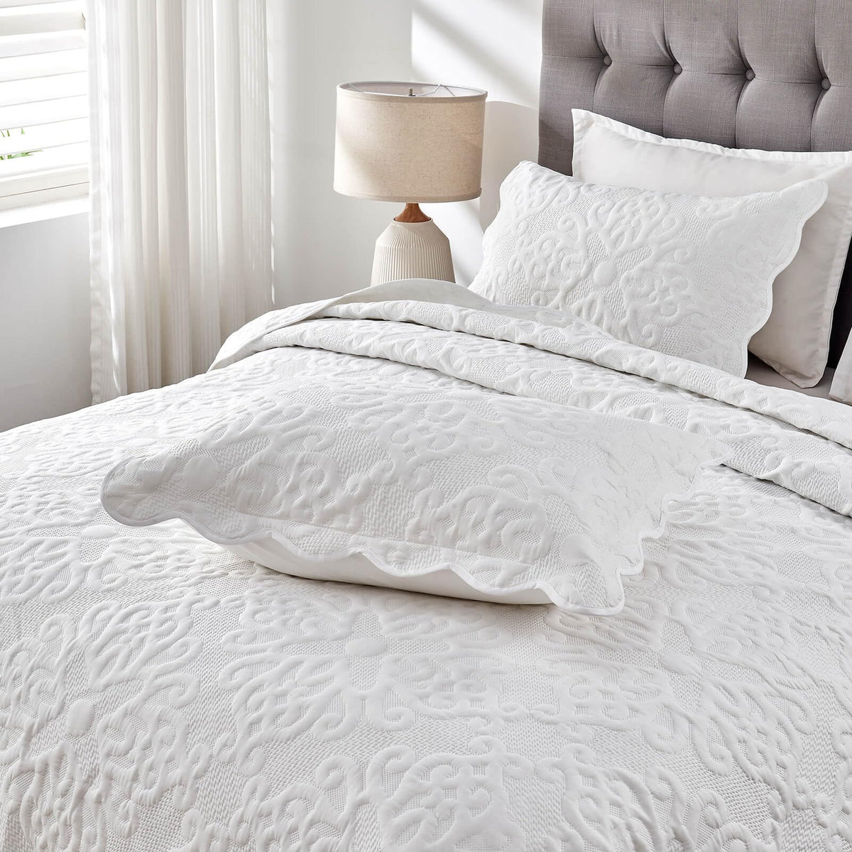 Kingnex all-season bedspread is lightweight for varied seasonal layering.