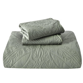 Kingnex bed spread in a tranquil master bedroom setting