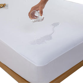 Kingnex waterproof RV King mattress protector keeps bed dry and protected