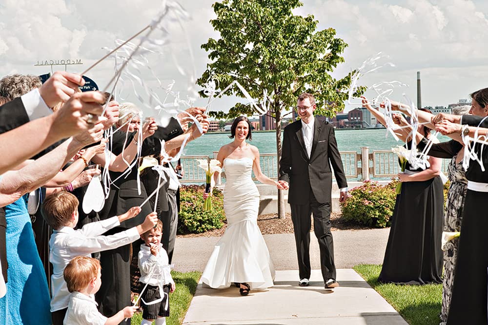 Kingsnow triple-ribbon white wand creates elegant wedding photo moments
