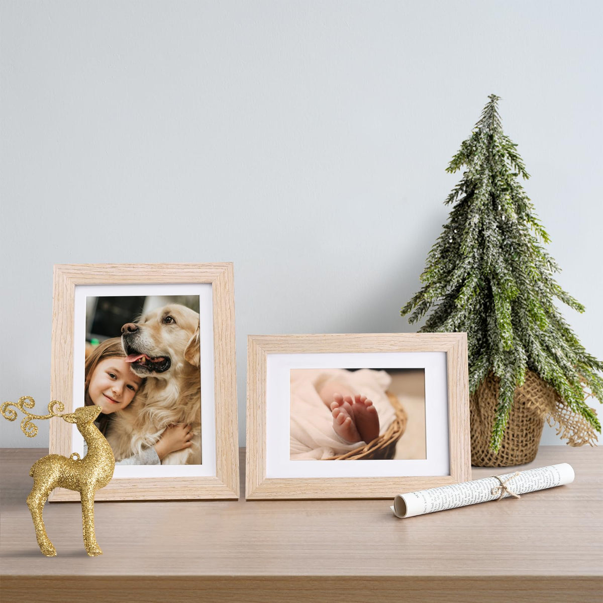 Kinlink back panel enables quick picture changes and secure mounting.