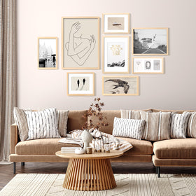 Kinlink frame offers versatile wall or tabletop display options.