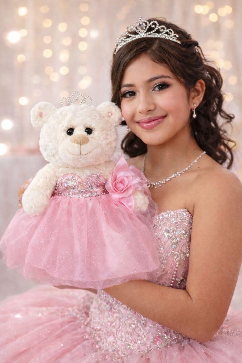 KINNEX Quinceañera bear centerpiece-table: elegant focal point at reception.