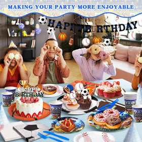 Kinovo cups with team motifs offer simple serving during play-themed parties.