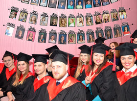 Kinylakor graduation banner suitable for indoor or outdoor venues