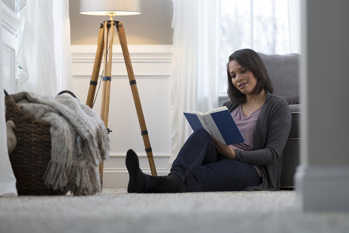 Pet-friendly cleaning with reduced dust and allergens via HEPA filtration.