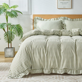 Kisswish gingham duvet cover close-up showing ruffle detail and vintage charm for cozy bedrooms.