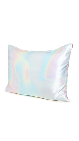 Kitsch Aura satin pillowcase with zipper demonstrates stable, night-long coverage.