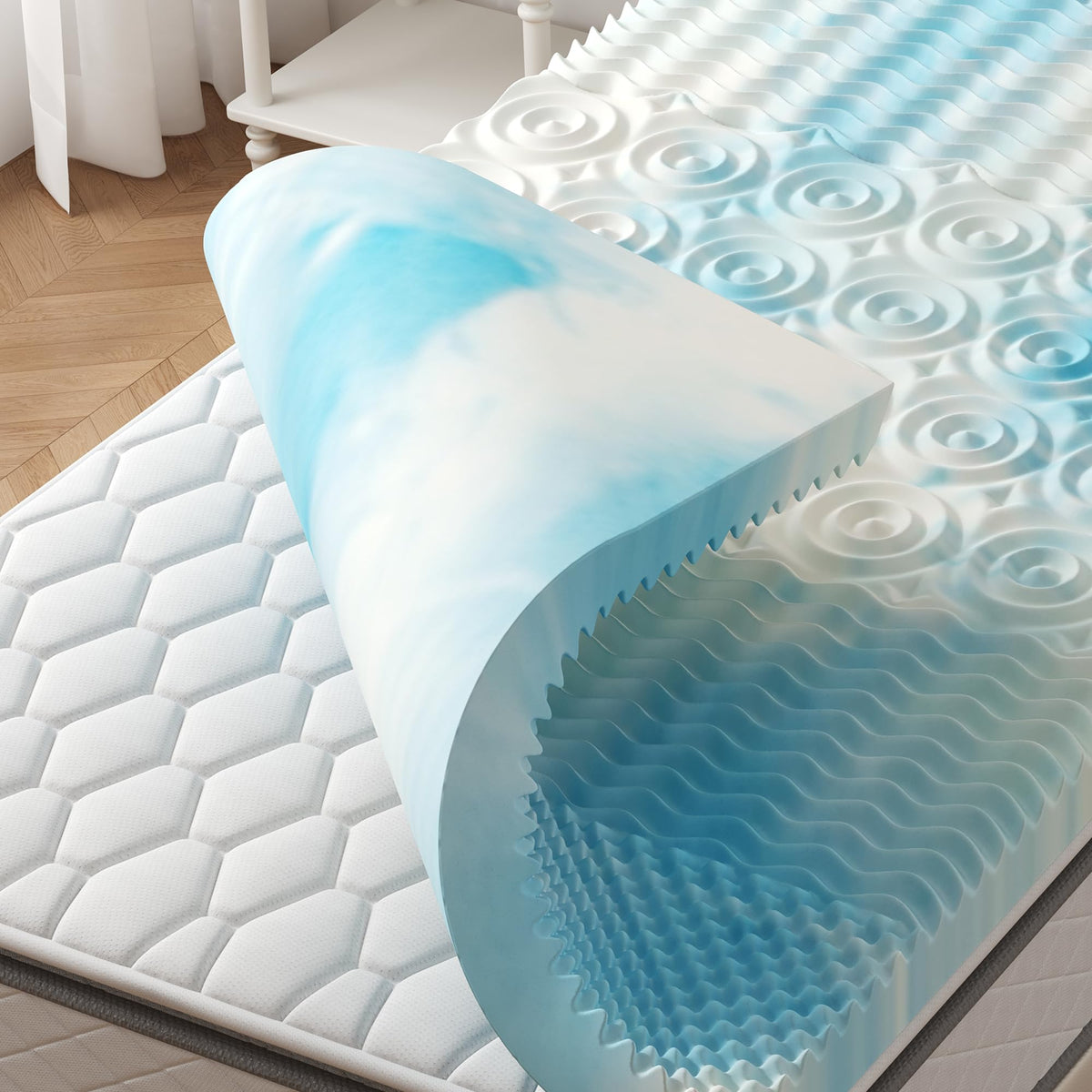 KMFurnila vacuum-sealed topper arrives compact and easy to unbox