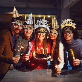 Koeilay black-gold party supplies suit birthdays, baby showers, and celebrations.