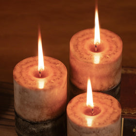 KONNI home spa candle, versatile decor for relaxation corners.