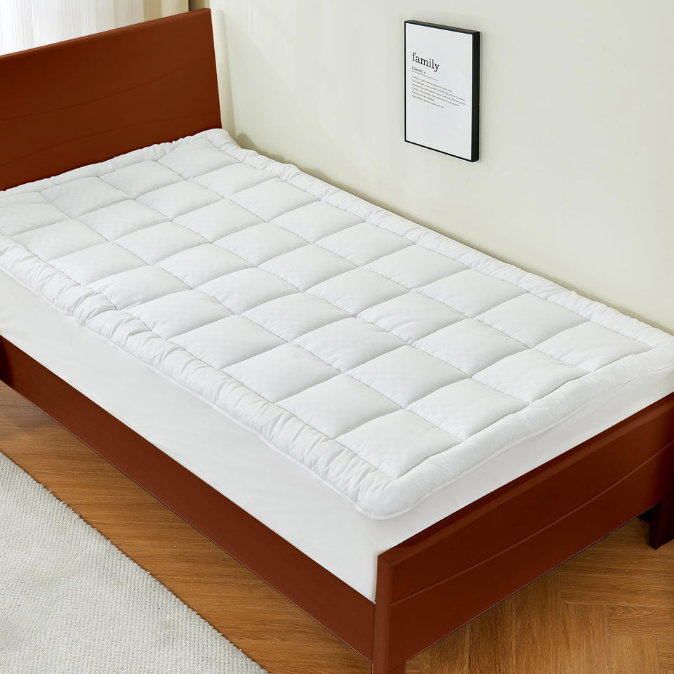 KUTUU Twin XL mattress pad top view showing cooling comfort for dorm beds