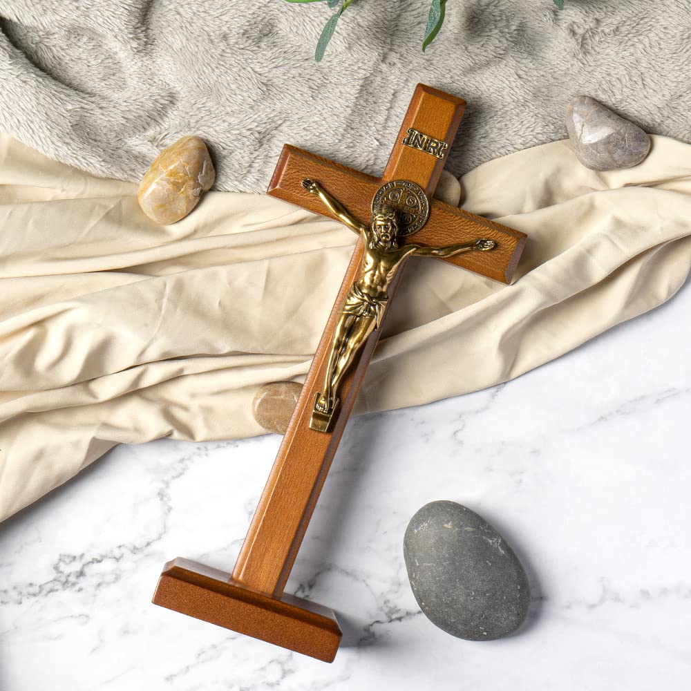 Gift-ready KUXBET cross suitable for celebrations and housewarmings