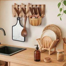 KYIAANY versatile rack holds coats, towels, backpacks, and more.