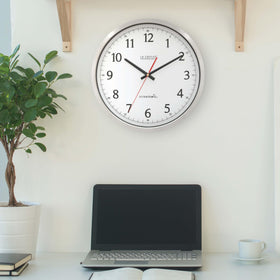 La Crosse UltrAtomic ECO-MODE helps conserve battery life overnight.