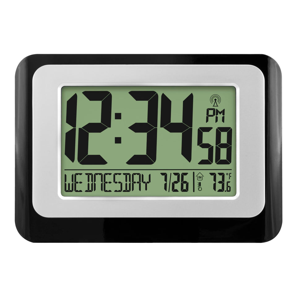 La Crosse Technology W88631 front view showing time and date clearly