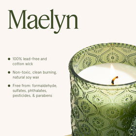 LA JOLIE MUSE 40-hour burn creates a cozy seasonal atmosphere.