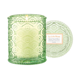 LA JOLIE MUSE Kyoto Vine & Moss candle with green leaves for a fresh ambiance and clean burn.
