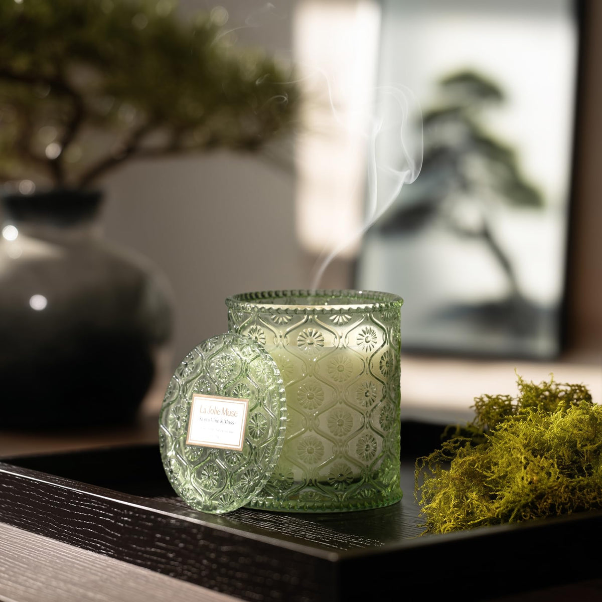 LA JOLIE MUSE Kyoto Vine & Moss candle featuring vetiver notes for calming home fragrance.