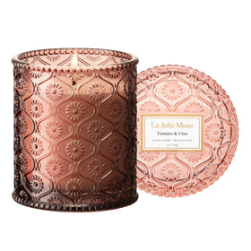 LA JOLIE MUSE Tomato & Vine candle with tomato leaf and rose details for a garden vibe.