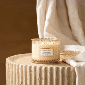 Double cotton wick and vegan soy wax for a clean, even burn.