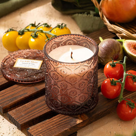 LA JOLIE MUSE 6 oz soy wax candle for a clean burn and minimal soot.