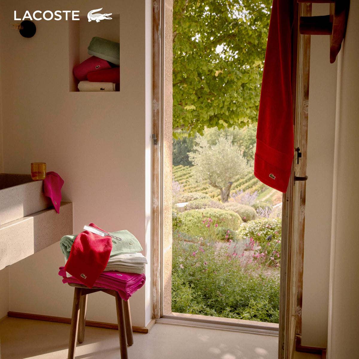 Lacoste Heritage towel gift-ready packaging signals a thoughtful bathroom upgrade.