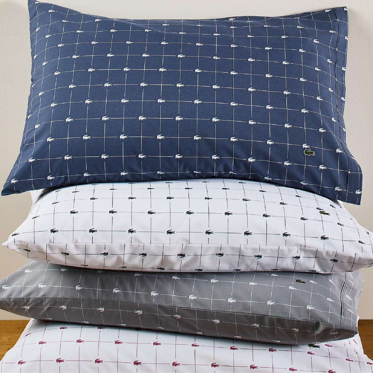 Lacoste Slice OEKO-TEX certified textiles ensure quality and responsible production.