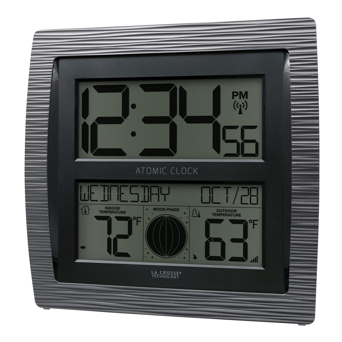 La Crosse BBB86118-INT atomic time syncing for accurate timekeeping across zones.