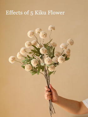 Laelfe pompon mum with 52 cm beige stem for versatile arrangements.