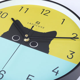 Lafocuse aluminium hands and quartz movement provide accurate, reliable timekeeping.