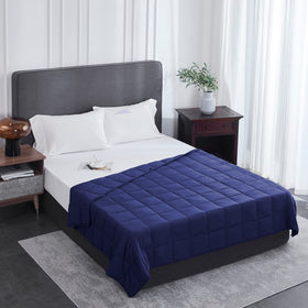 L'AGRATY blanket interior with glass beads for even weight distribution and calm evenings.