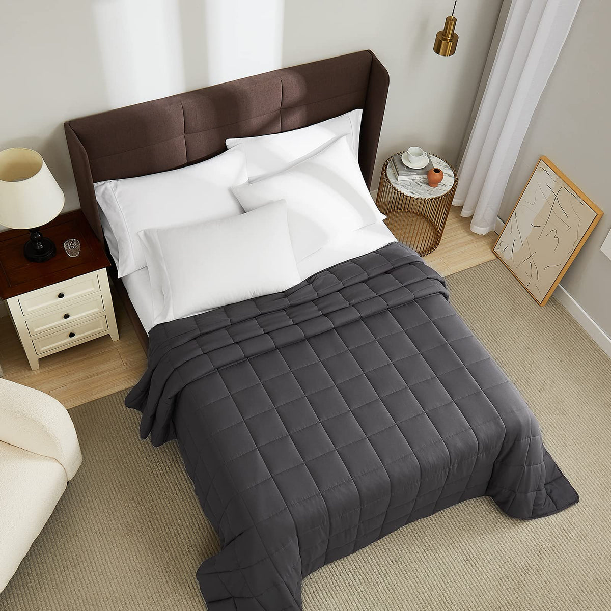 L'AGRATY weighted blanket on-bed setup showing full coverage for relaxation
