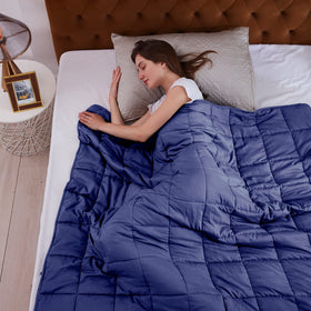 L'AGRATY 48x72 blanket concentrates weight on the body for ergonomic comfort.