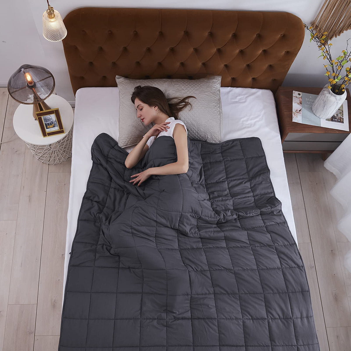 L'AGRATY cooling microfiber maintains comfort in warm months.